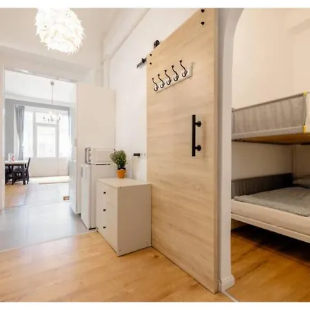 Downtown With Balcony Apartman Budapest